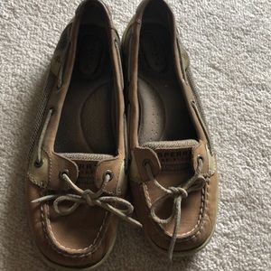 Tan Sperrys